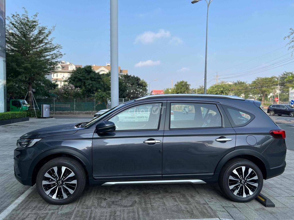 Honda BRV L Xám, 1 xe giao ngay, cho vay 85% giá. Mua bán Ô tô tại Quận 7 Tp Hồ Chí Minh được đăng bởi Honda Ôtô Quận 7 hình 3