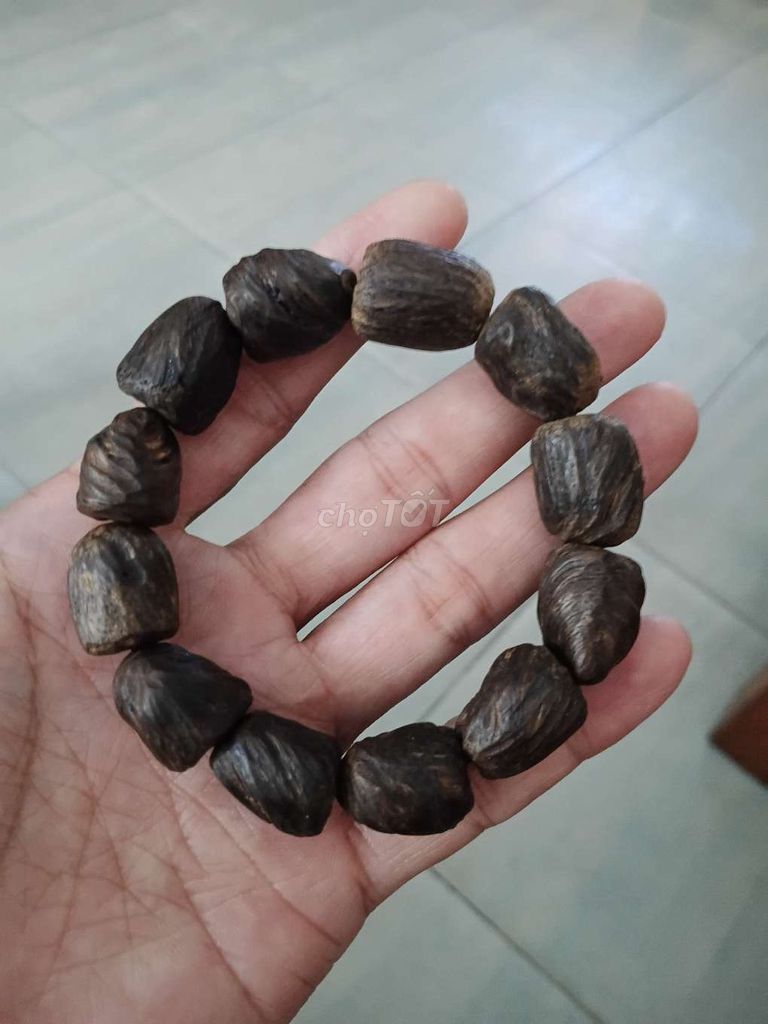Vòng tay Trầm hương Nam 14 li. Mua bán Phụ kiện thời trang khác tại undefined Đà Nẵng được đăng bởi Cu hình 1