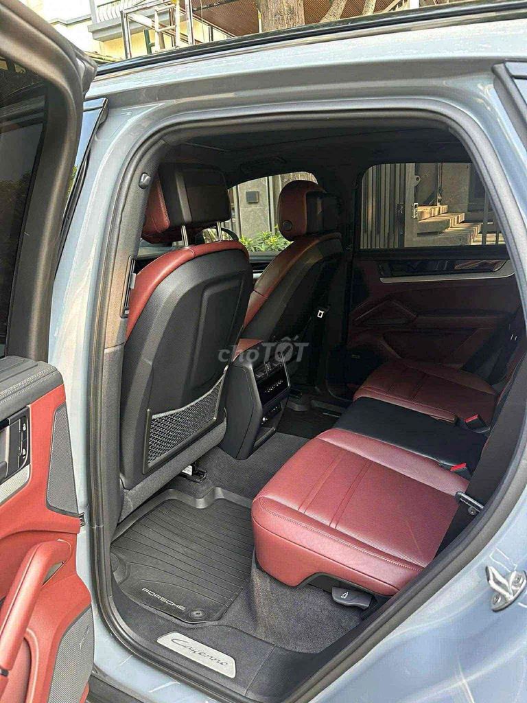 Porsche Cayenne 2023 Серый Немецкий Автомат