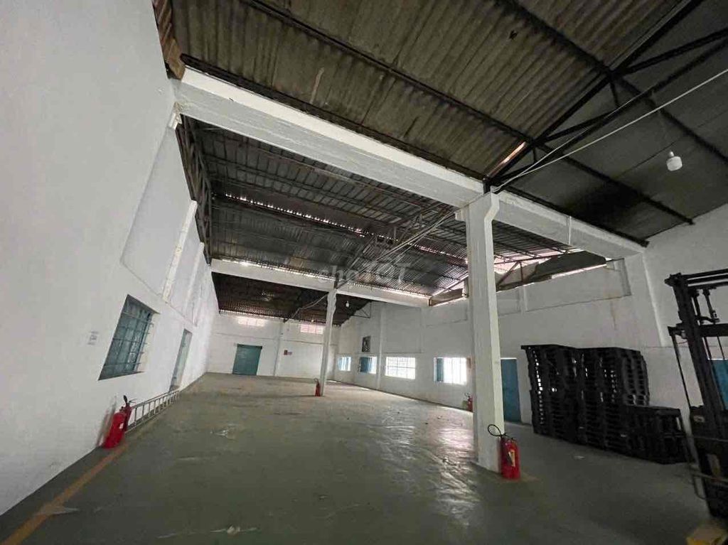 kho 400m2 đường Âu Cơ quận Tân Phú