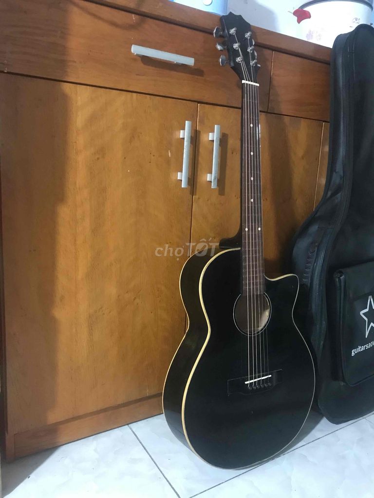 Thanh lý guitar không xầi