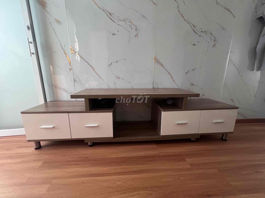 Kệ tivi gỗ ép Nâu, Trắng. Mua bán Tủ, kệ gia đình tại Quận 7 Tp Hồ Chí Minh được đăng bởi Nguyễn Phúc GIa Bảo hình 1