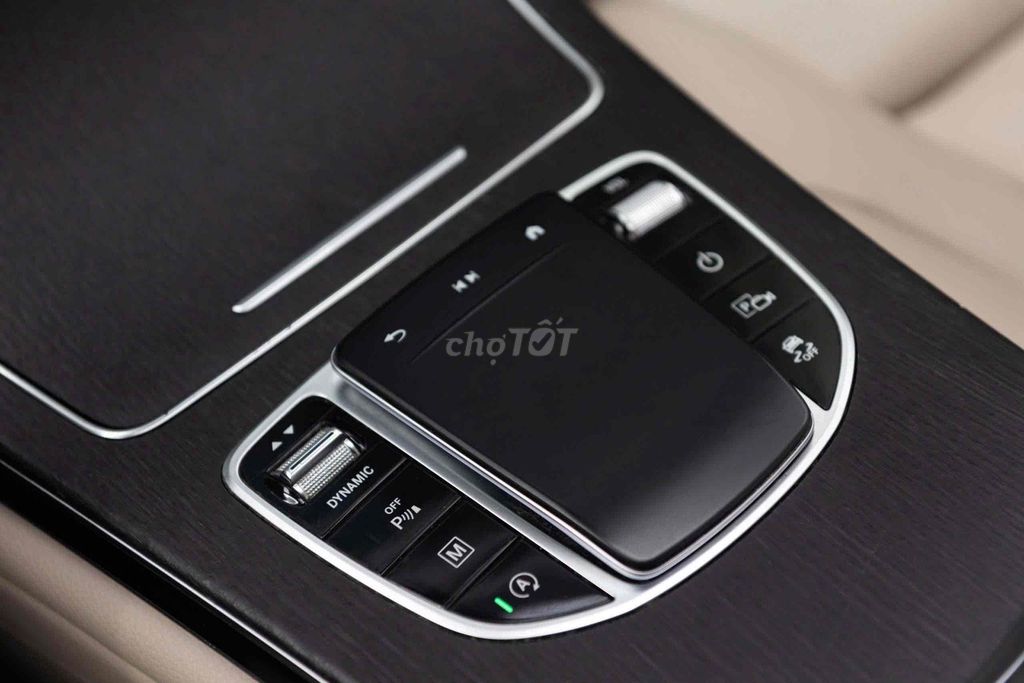 Mercedes Benz GLC300 4matic 2021 Đen // Kem. Mua bán Ô tô tại Quận 7 Tp Hồ Chí Minh được đăng bởi Nguyễn Lê Trung hình 10