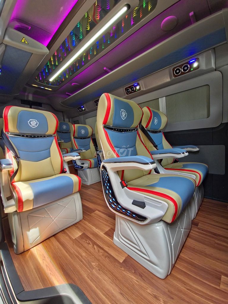 Thanh lí xe tồn Hyundai Solati Limousine 12 chỗ. Mua bán Phương tiện khác tại Quận Gò Vấp Tp Hồ Chí Minh được đăng bởi Thanh Vũ Limousine hình 5