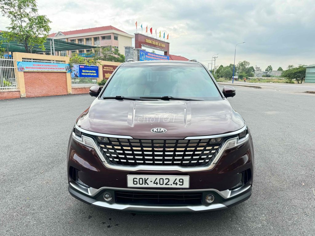 Kia Carnival 2021 2.2D Premium 8 chỗ - 60 km