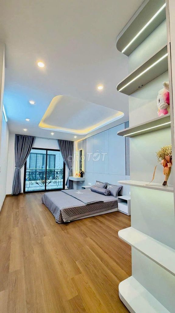 Продается дом Truong Dinh, 50 м2, 6 этажей, лифт, полностью меблирован