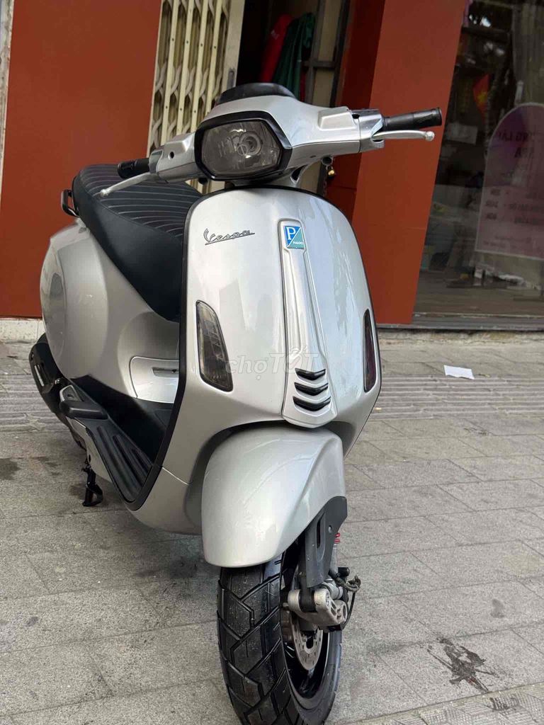 Piaggio Vespa Sprint 2015 серебристый, отличное состояние