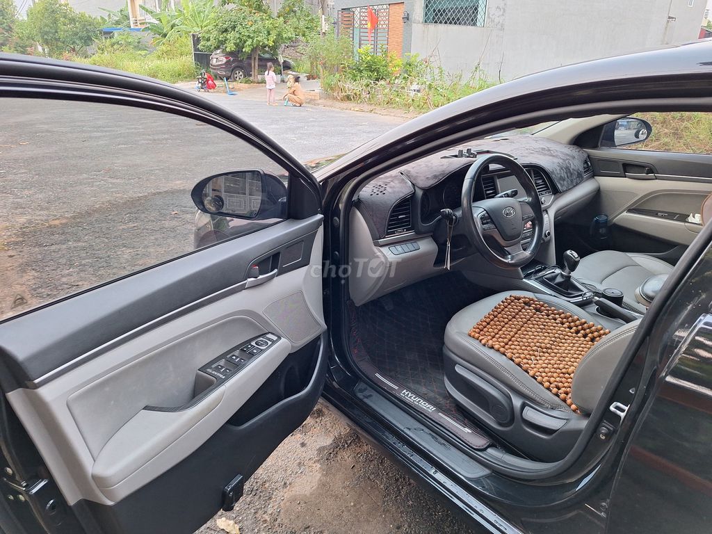 Hyundai Elantra 2016 Gia đình 86000 km. Mua bán Ô tô tại Quận Long Biên Hà Nội được đăng bởi privacy longnd hình 3