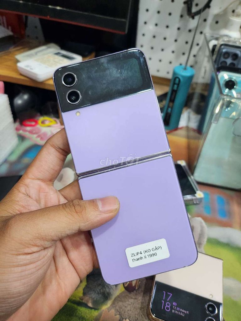 Samsung Z Flip 4 256GB Vàng. Mua bán Điện thoại tại Quận 8 Tp Hồ Chí Minh được đăng bởi zzminphonezz hình 1