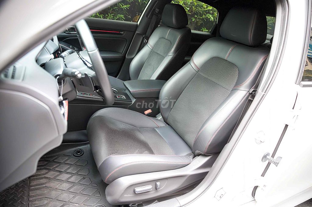 CIVIC RS HEV 2025 CAO CẤP NHẤT,  LƯỚT MỚI NHẤT VN. Mua bán Ô tô tại Quận 10 Tp Hồ Chí Minh được đăng bởi PC Trương hình 20