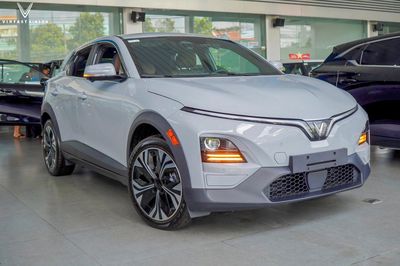 VF6 Nhận xe chỉ từ 92 triệu đồng