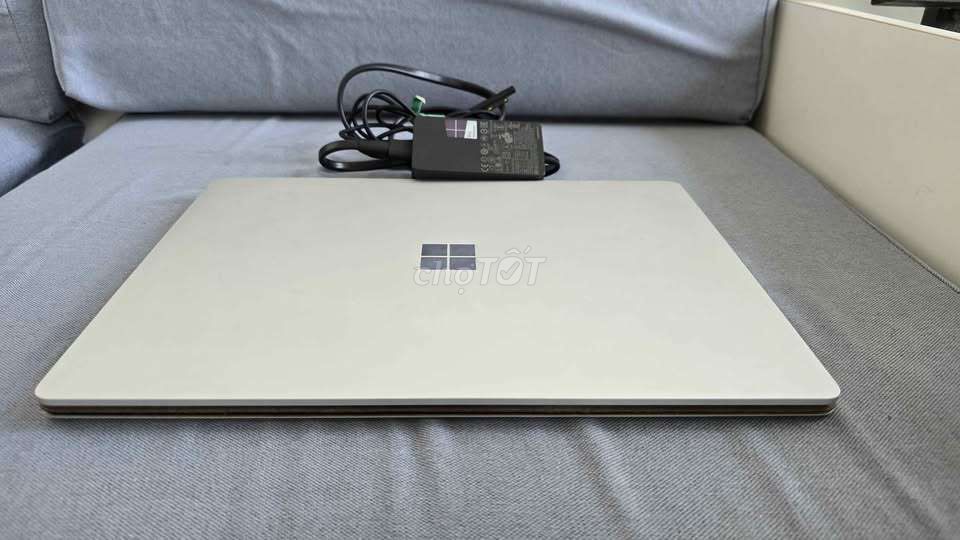 Microsoft Surface Laptop i7-7660U 16GB/475GB. Mua bán Laptop tại Quận 8 Tp Hồ Chí Minh được đăng bởi Lý Hoà Phát hình 1