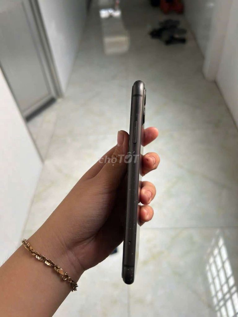 Apple iPhone 11 64GB quoc te zin áp. Mua bán Điện thoại tại Thành phố Tây Ninh Tây Ninh được đăng bởi Hà My hình 1
