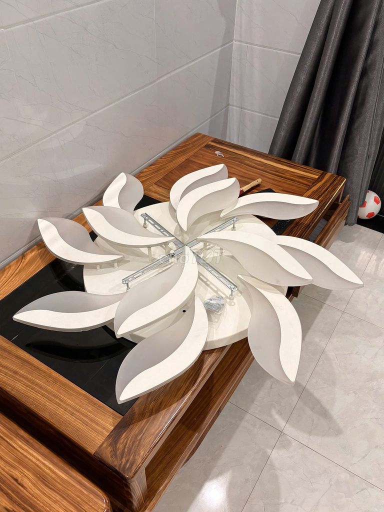 Đèn chùm Trắng còn mới. Mua bán Đèn tại Quận Cẩm Lệ Đà Nẵng được đăng bởi Tên chưa cung cấp hình 1