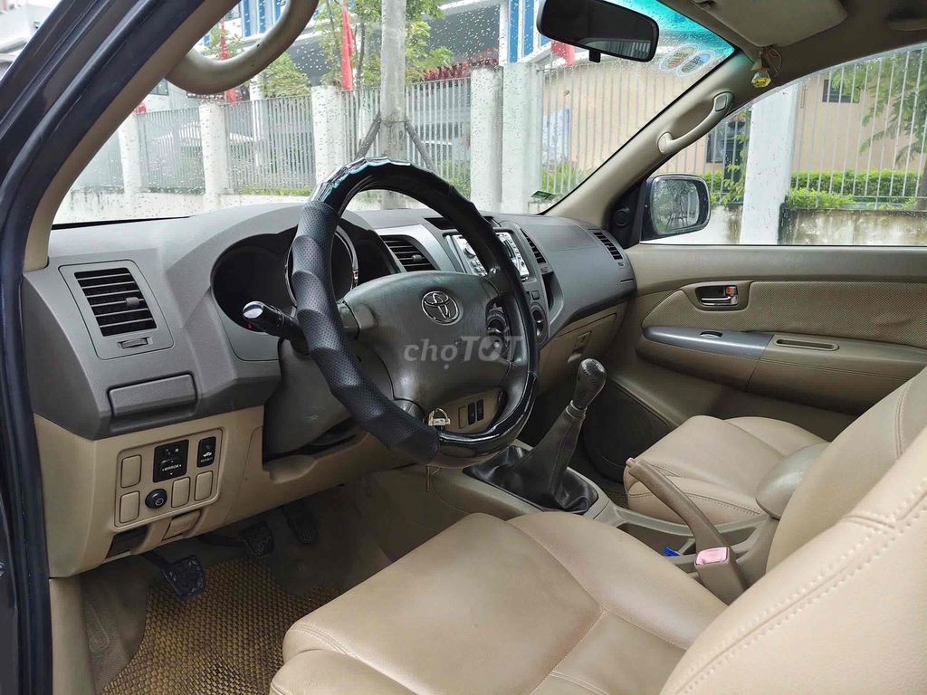 Toyota Fortuner 2.5G số sàn máy dầu 2010 siêu đẹp. Mua bán Ô tô tại Quận Cầu Giấy Hà Nội được đăng bởi Cao Quý hình 8