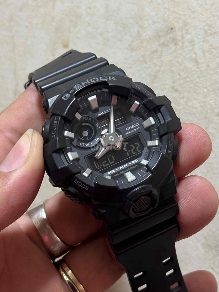 Casio G-Shock GA-700 (giá 800k)