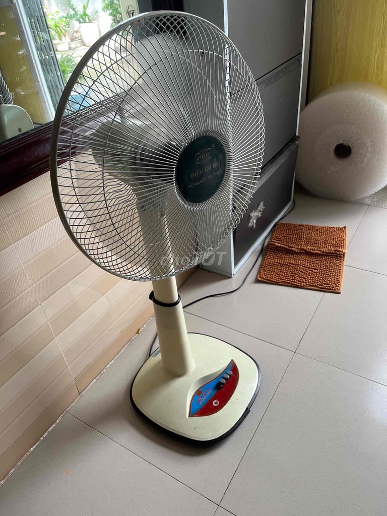 Quạt điện Điện cơ 91 Bộ Quốc Phòng Trắng kem. Mua bán Quạt tại Quận Hà Đông Hà Nội được đăng bởi Mr Tiến hình 1