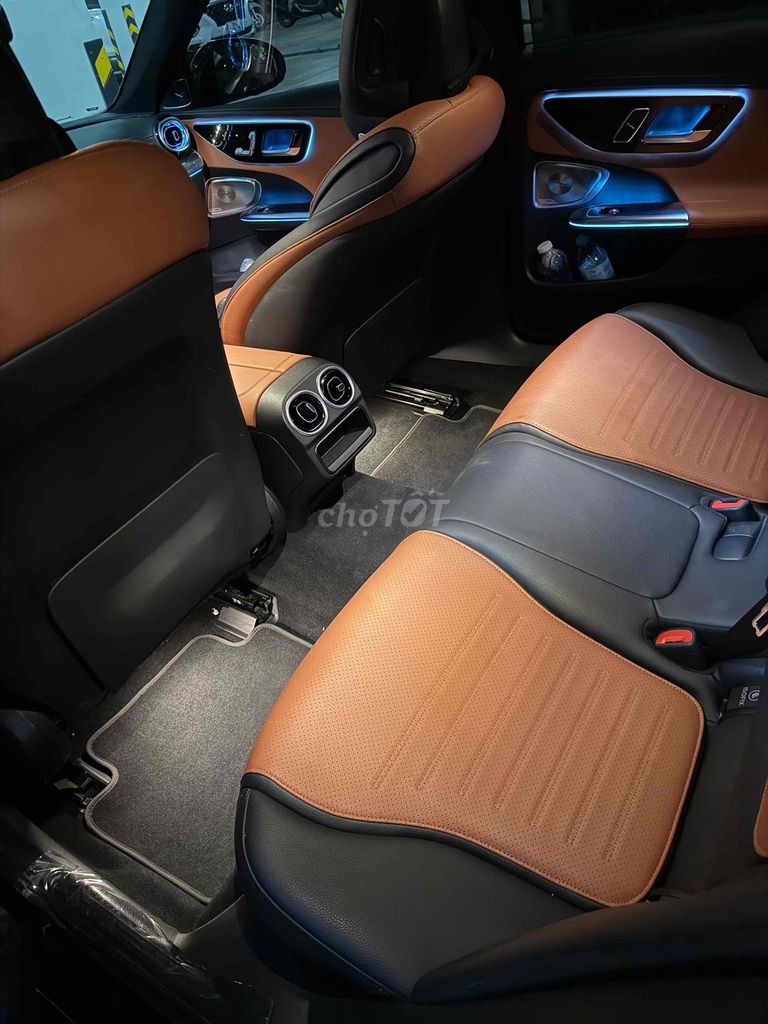 Mercedes Benz C Class 2023 C300 AMG - 11000 km. Mua bán Ô tô tại Quận 7 Tp Hồ Chí Minh được đăng bởi Henry  hình 7