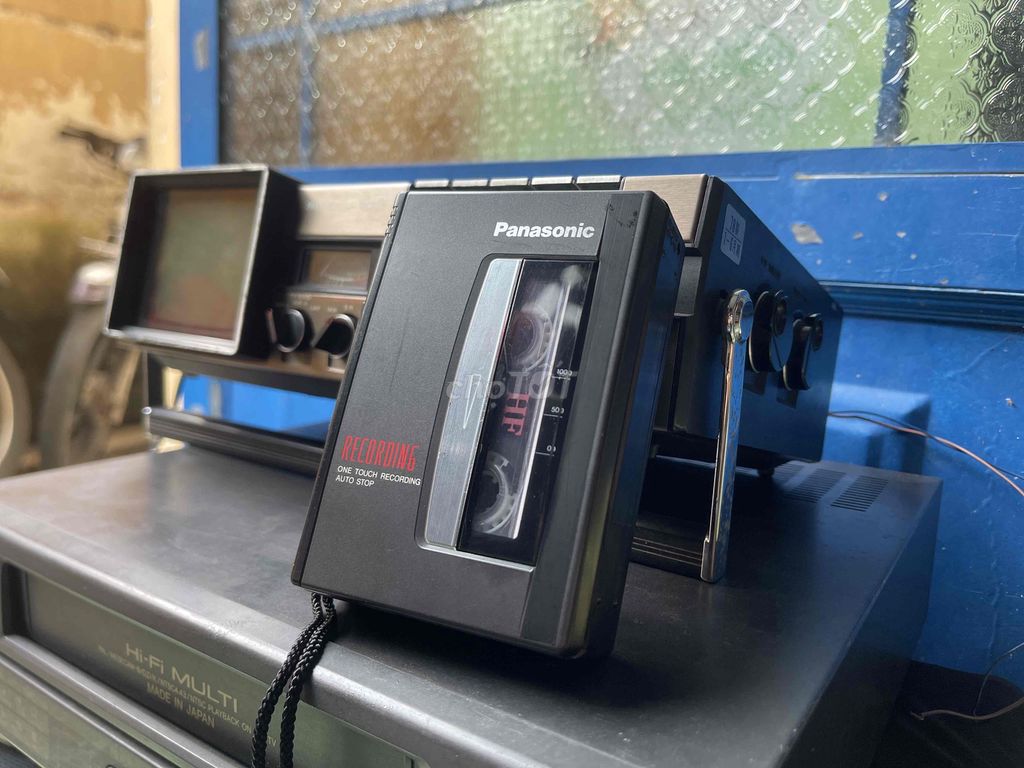 Loa đài Sony cassette Toshiba đỏ. Mua bán Tivi, Âm thanh tại Quận Gò Vấp Tp Hồ Chí Minh được đăng bởi Tiến hình 1
