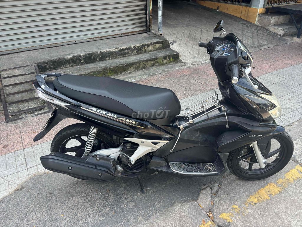 Honda Air Blade 2007 màu Đen. Mua bán Xe máy tại Thành phố Biên Hòa Đồng Nai được đăng bởi Tiền Nguyễn hình 2