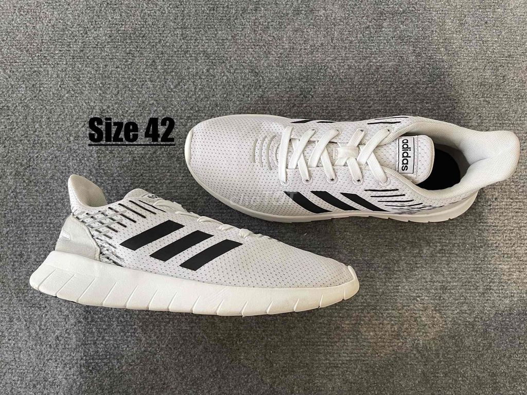 Adidas chạy bộ - size 42