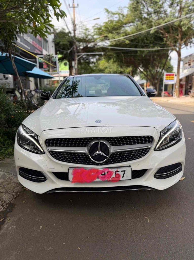 Mercedes-Benz C-Class Trắng Kem - Bản Full. Mua bán Ô tô tại Thành phố Buôn Ma Thuột Đắk Lắk được đăng bởi Hoàng Quang hình 5