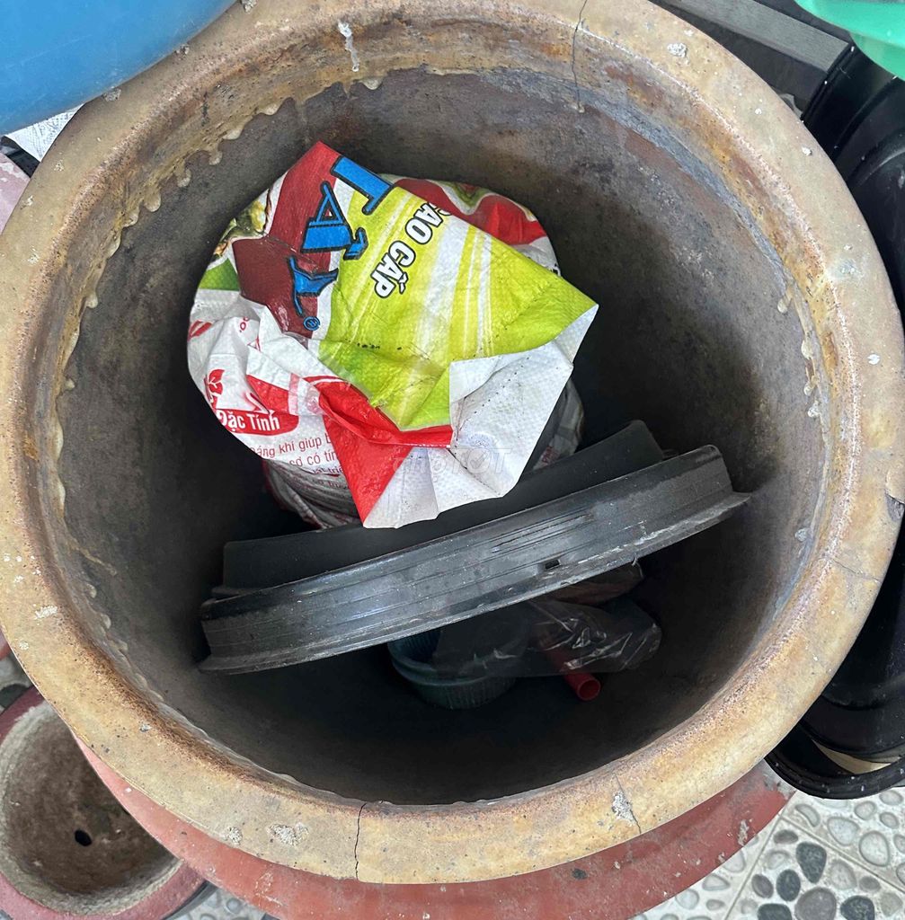Chậu cây gốm trang trí nhà cửa màu nâu vàng. Mua bán Cây cảnh, đồ trang trí tại Quận Tân Phú Tp Hồ Chí Minh được đăng bởi Hang Nguyen hình 1