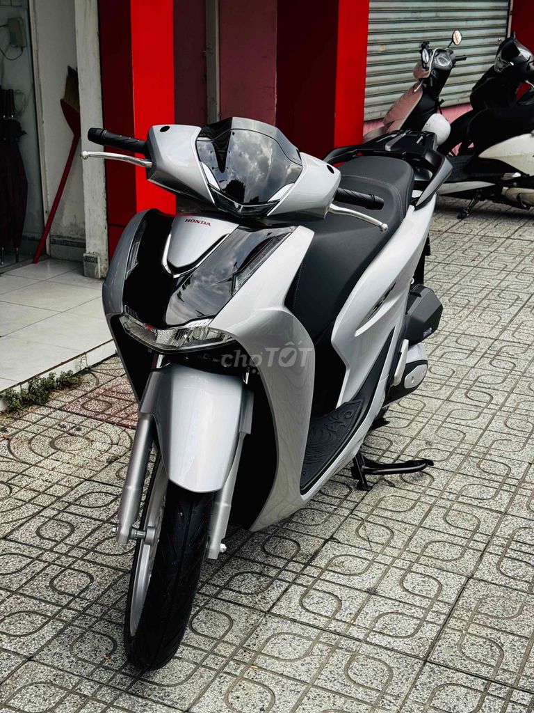 Honda SH 125i 2026 Silver Pocher Link New