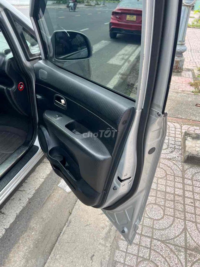 Kia Carens 2011 SX 2.0 AT - 188000 km. Mua bán Ô tô tại Thành phố Vĩnh Long Vĩnh Long được đăng bởi Thuỳ Phan hình 9