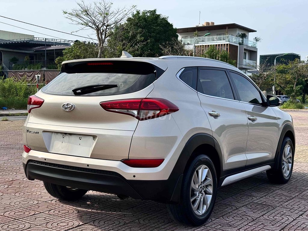Hyundai Tucson 2018 2.0 AT - 82000 km. Mua bán Ô tô tại Quận Cẩm Lệ Đà Nẵng được đăng bởi nguyễn văn khoa hình 10