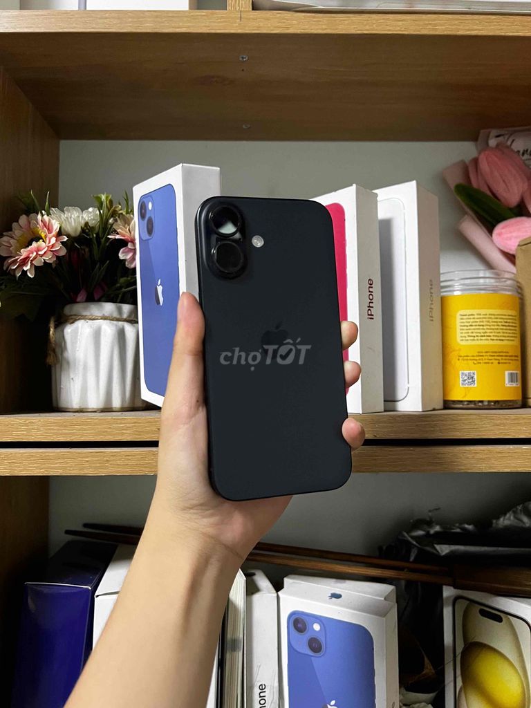 Apple iPhone 16 Đen Lock 2 sim. Mua bán Điện thoại tại Quận 7 Tp Hồ Chí Minh được đăng bởi Trâm bán táo  hình 1
