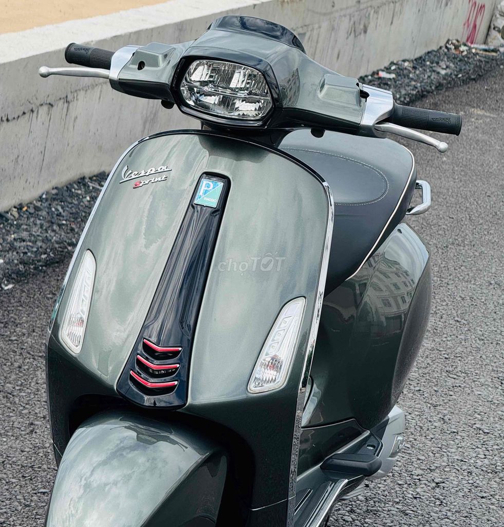 Piaggio Vespa Sprint Xám titan máy igen. Mua bán Xe máy tại Quận Gò Vấp Tp Hồ Chí Minh được đăng bởi CHXM 86 chuyên bán xe trả góp hình 4