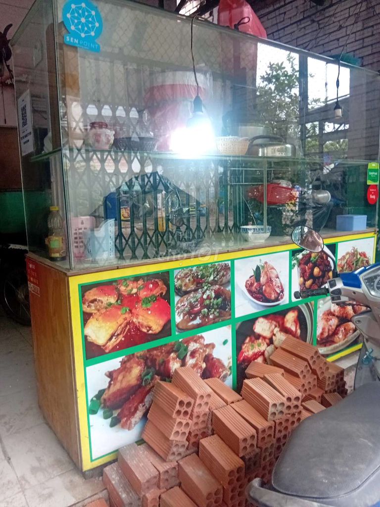 Tủ cơm gỗ kính chữ L cần thanh lý
