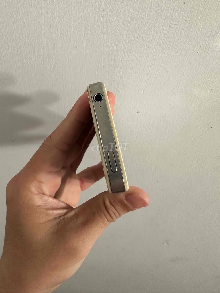 iPhone 4S trắng VN/A zin nguyên bản. Mua bán Điện thoại tại Quận 12 Tp Hồ Chí Minh được đăng bởi iRetro hình 1