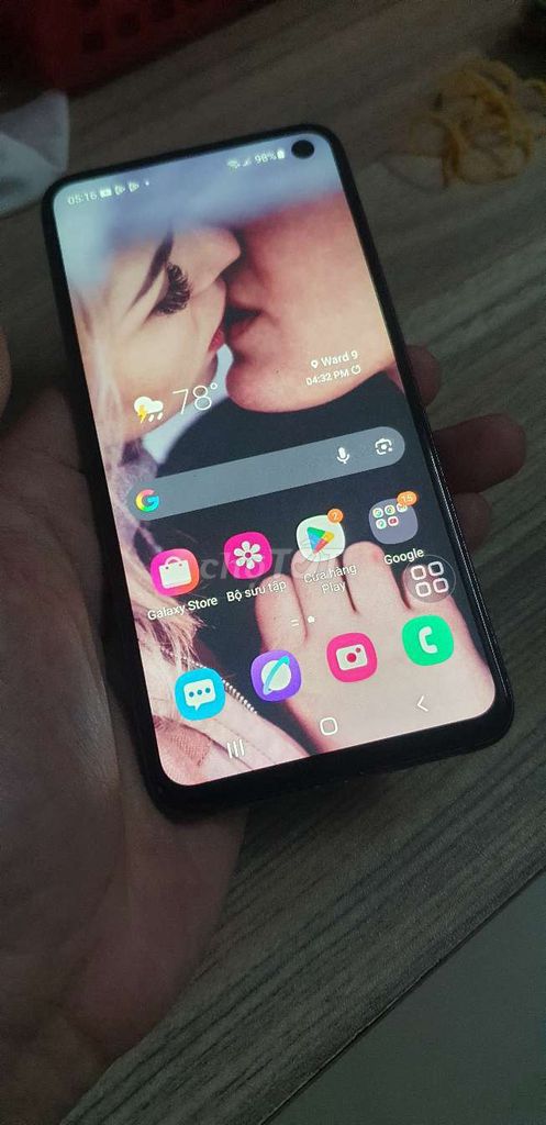 Samsung S10e mạnh mẽ giữa hàng vạn chiếc đt. Mua bán Điện thoại tại Quận Tân Phú Tp Hồ Chí Minh được đăng bởi Trần Gia Bảo hình 1