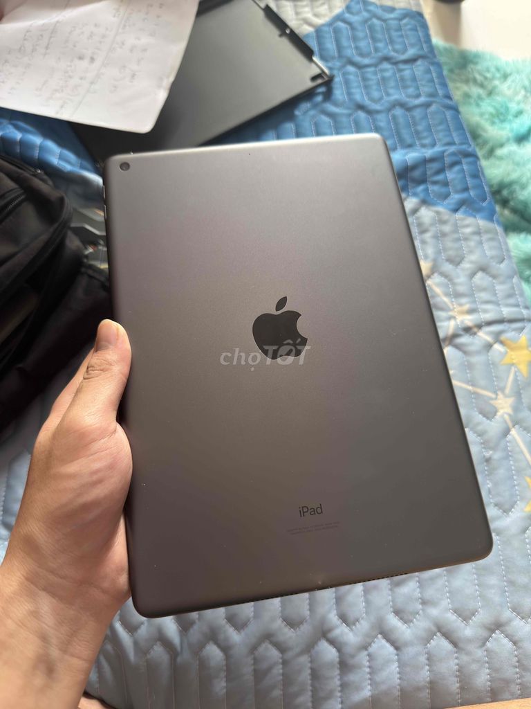 Apple iPad Gen 9 Wifi 64GB Xám 99% All zin. Mua bán Máy tính bảng tại Huyện Đức Hòa Long An được đăng bởi Hoàng Gia hình 1