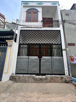 Chính chủ bán nhà riêng 82m2 giá 2tỷ150 đường Tân Xuân gần chợ Hóc Môn