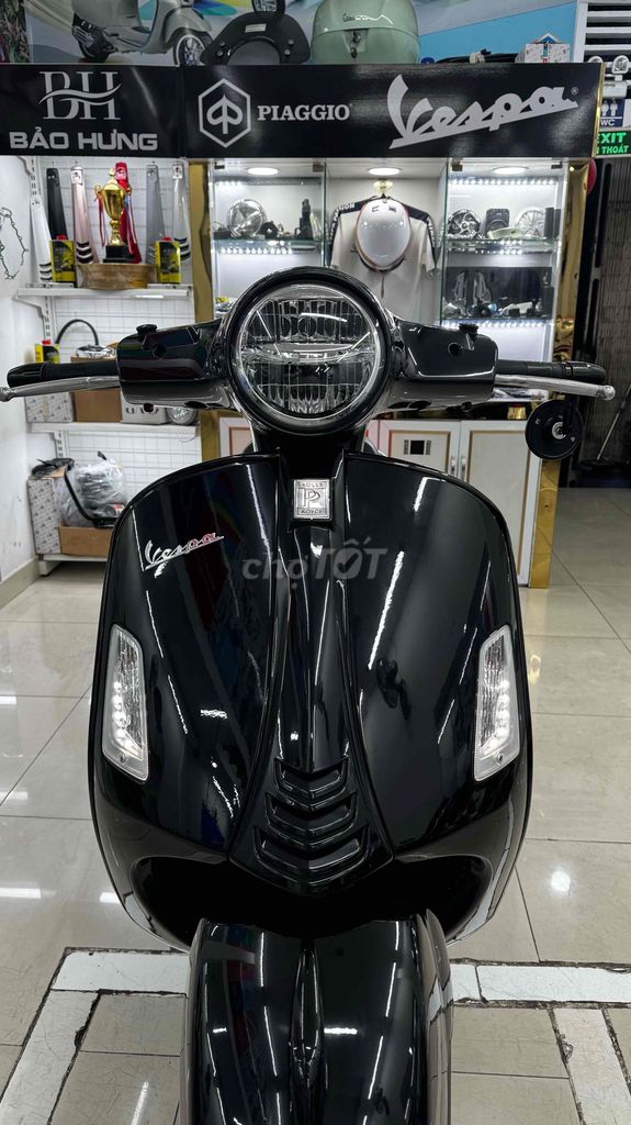 Vespa Gts 150 mẫu mới chính chủ BS Quận 1. Mua bán Xe máy tại Quận Phú Nhuận Tp Hồ Chí Minh được đăng bởi VESPA  PIAGGIO BẢO HƯNG Vespa cũ trả góp  hình 5