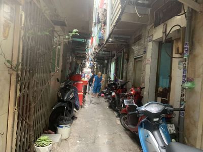 Chính chủ cho thuê nhà ng.căn hẻm 2,5m  Nguyễn Trãi p.P.N.C.Trinh Q 1