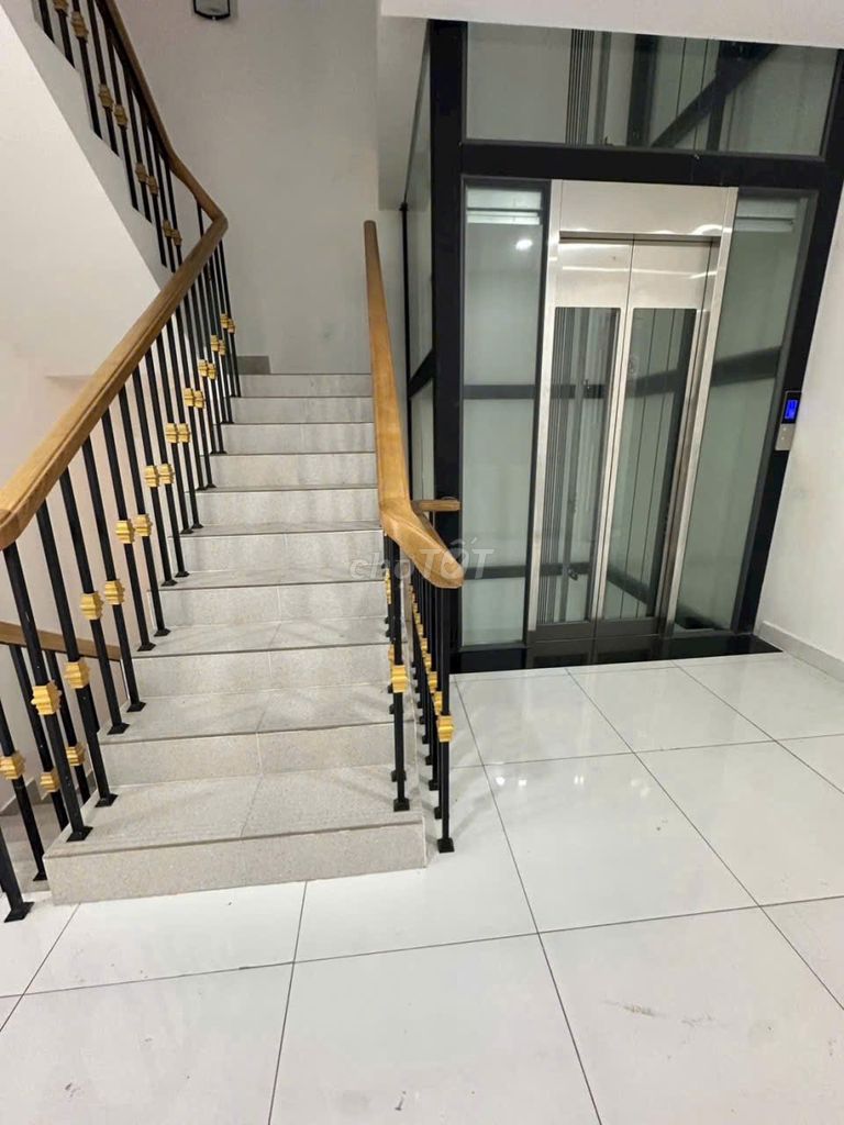 Аренда · 7 комн. · 100 м² · Quận Gò Vấp, ул. Phan Văn Trị