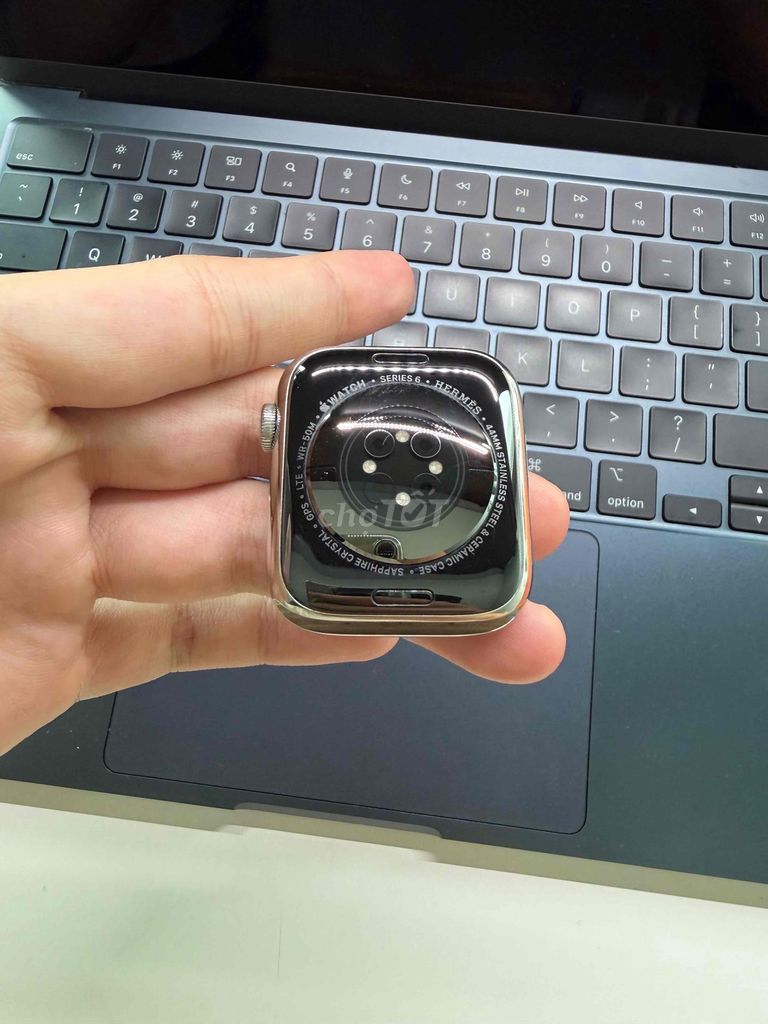 Apple Watch Series 6 Hermes 44mm Bạc 83%. Mua bán Thiết bị đeo thông minh tại Quận Cầu Giấy Hà Nội được đăng bởi Trịnh Dương hình 1
