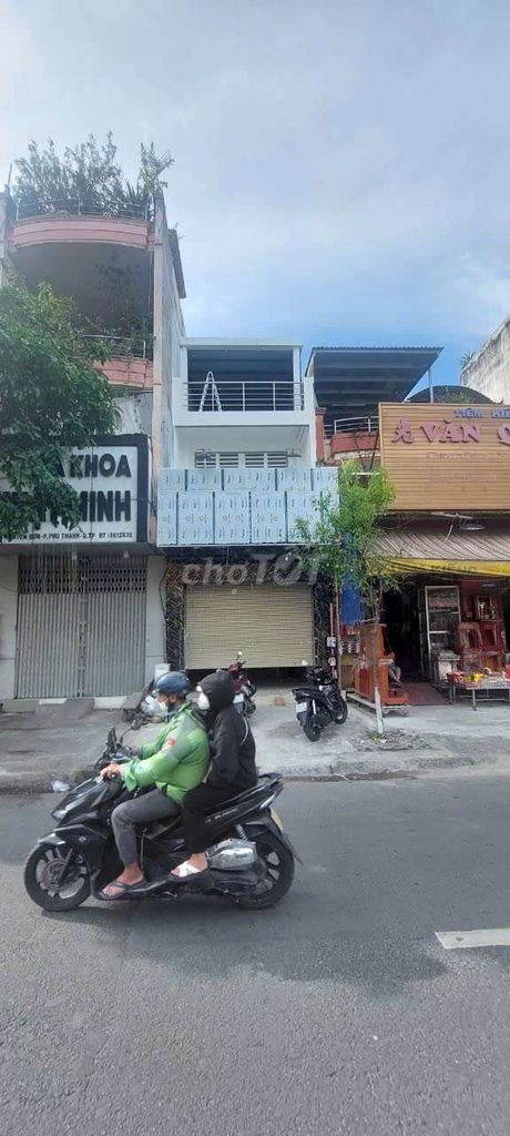 Nhà cho thuê MT kinh  doanh   Nguễn Sơn