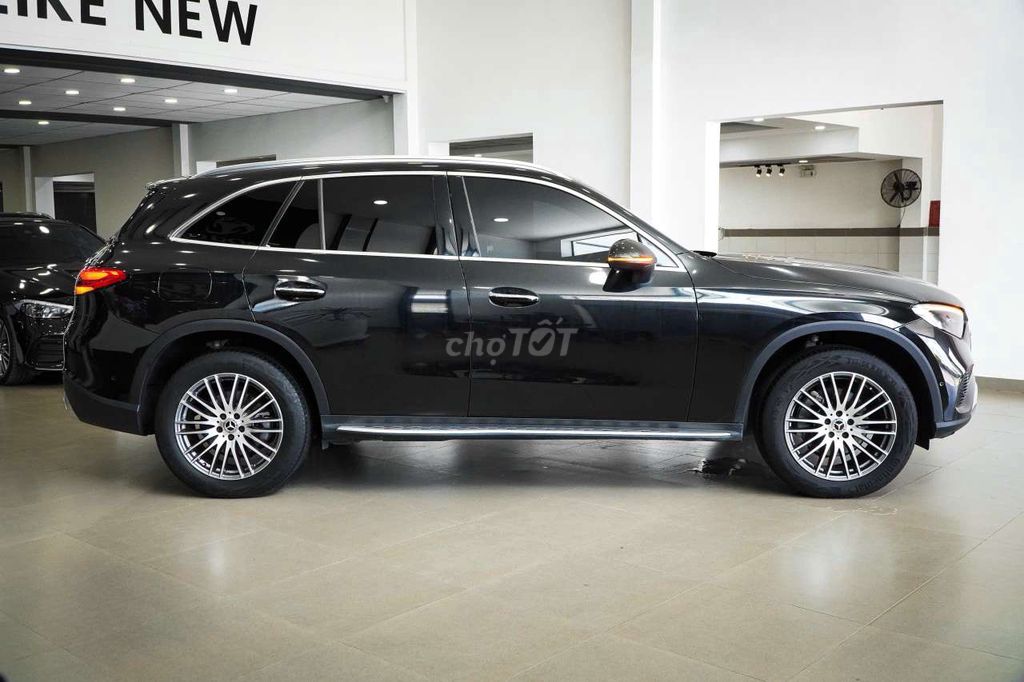 Mercedes-Benz GLC 200 4MATIC 2024 в отличном состоянии