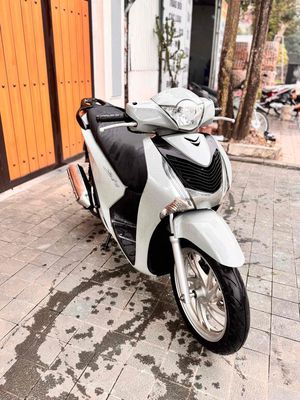Honda SH 150i 2013 Trắng 25000 km. Mua bán Xe máy tại Huyện Gia Lâm Hà Nội được đăng bởi Xe Máy Phúc Hưng