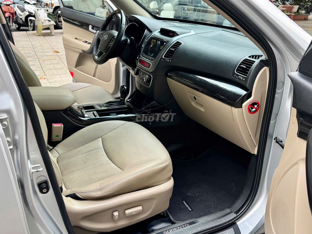 Bán KIA Sorento DAT Premium model 2020 Bạc zin đẹp. Mua bán Ô tô tại Quận 12 Tp Hồ Chí Minh được đăng bởi Việt 8080 hình 6