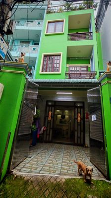Townhouse 127 m² · 6 bed · Đường Nguyễn Thái Sơn