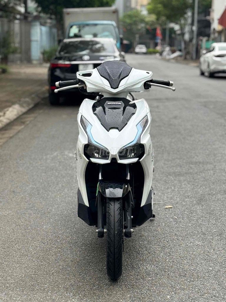 Honda Airblade 160i ABS 2023 Белая оригинальная шея