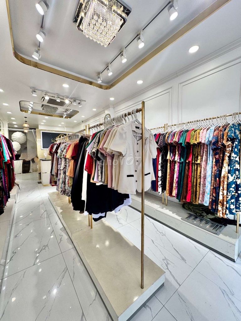 Mặt tiền Huỳnh Văn Bánh, 57m2, 5 tầng, thang máy