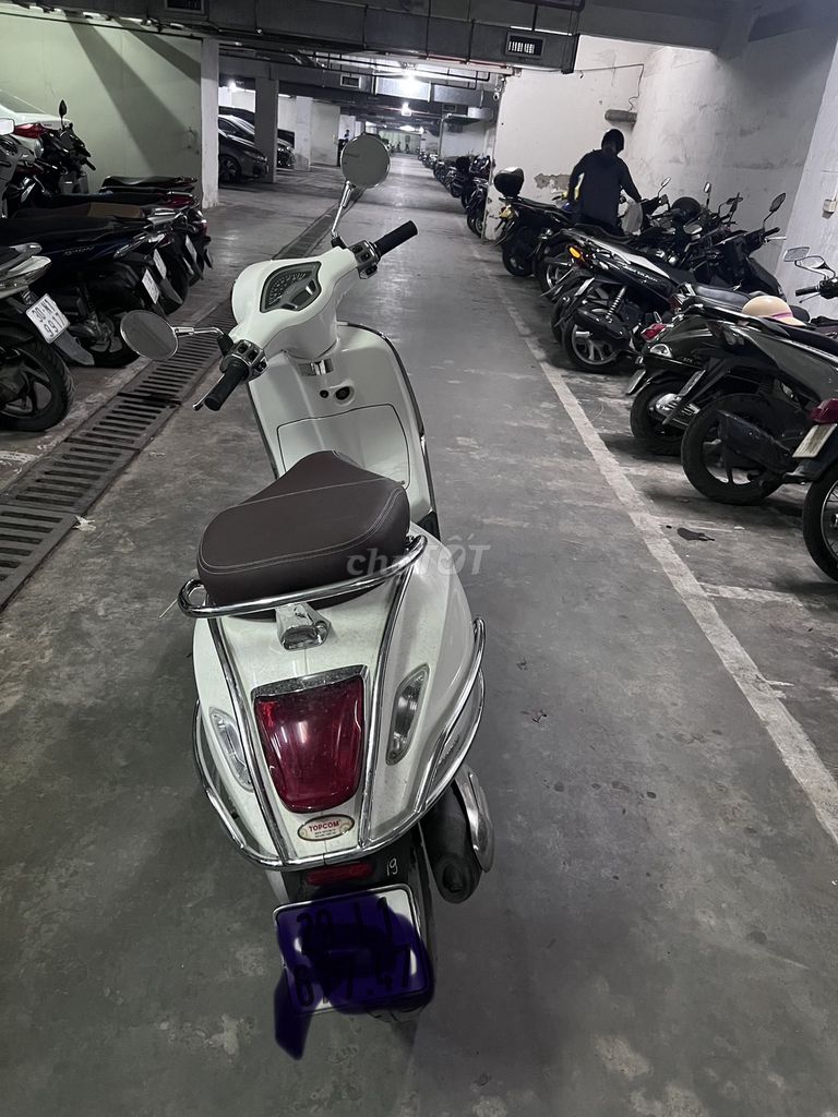 Скутер Piaggio Vespa Sprint, белый