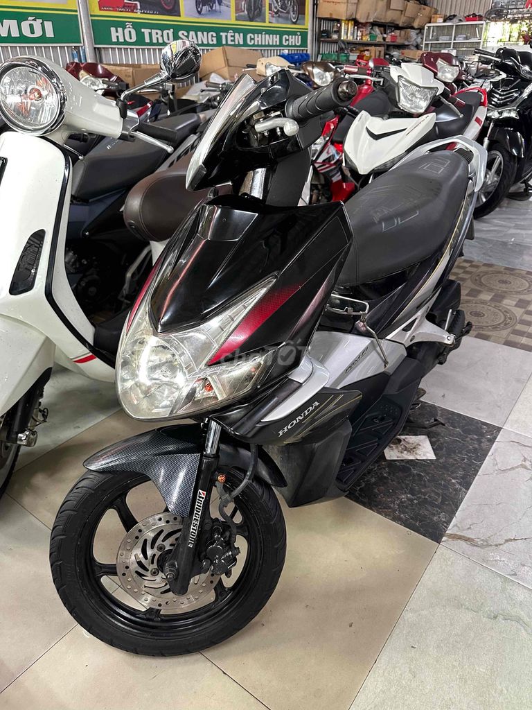 Honda Air Blade 2010 Đen Bạc vành 6 lá quá đẹp. Mua bán Xe máy tại Thành phố Huế Thừa Thiên Huế được đăng bởi Xe Máy Nhật Vy hình 3